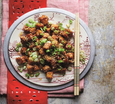 geglaceerde tempeh met vega hoisinsaus uit Chinese TakeAway Veggie kookboek