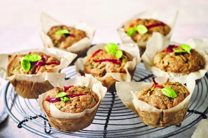 Courgettemuffins met rode paprika